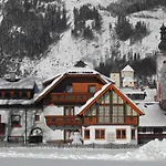 Haus Helga Gæstehus 3*