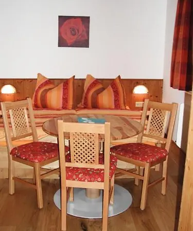 Haus Helga בית הארחה 3*