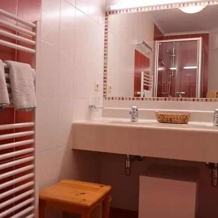 בית הארחה Haus Helga 3*